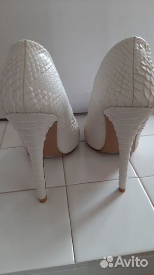 Туфли белые