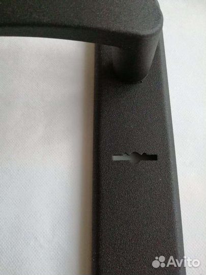 Дверной замок и ручки разные