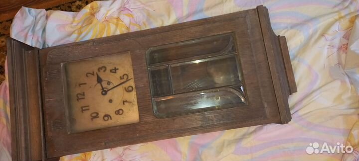 Старинные настенные антикварные часы с боем