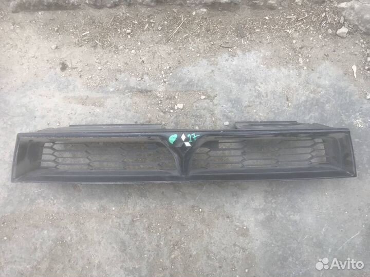 Решетка радиатора Mitsubishi Galant EA
