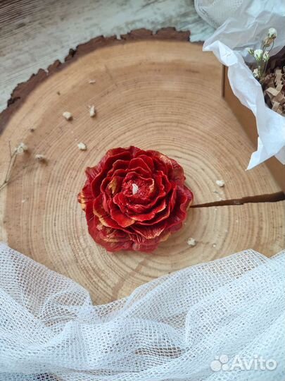 Свеча Пион из пчелиного воска на подарок