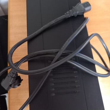 Источник бесперебойного питания APC 1100