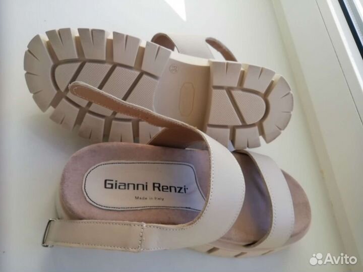 Сандали, босоножки новые, кожаные