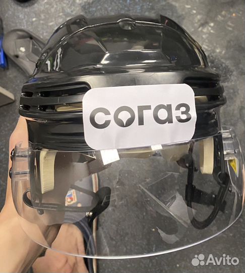 Хоккейный шлем