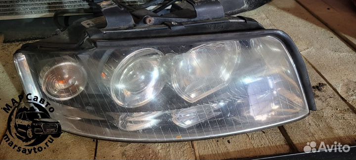 Фара правая Audi A4 B6 в хорошем состояние