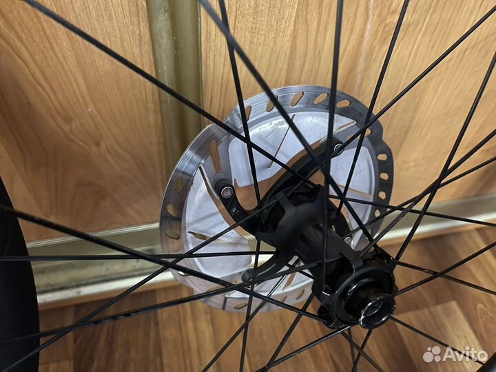 Карбоновые шоссейные колеса в сборе