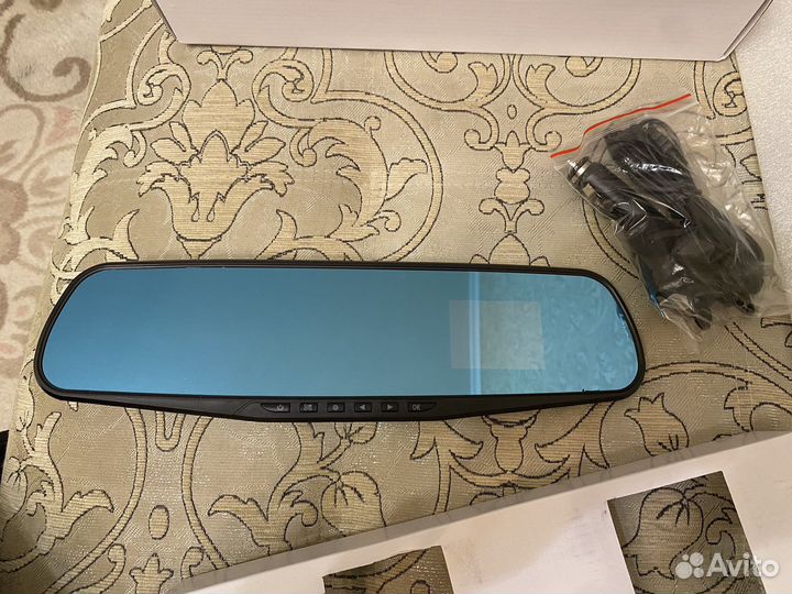 Видеорегистратор-зеркало