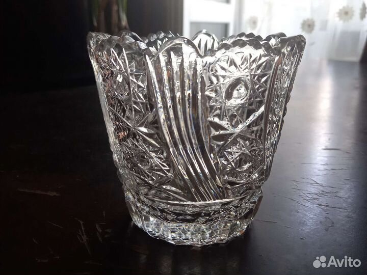 Хрустальная ваза