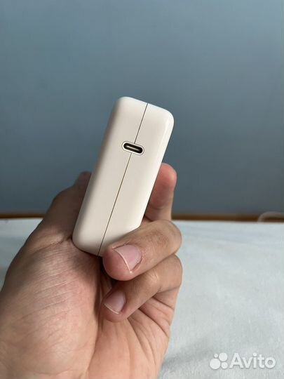 Адаптер питания Apple USB-C мощностью 61 Вт