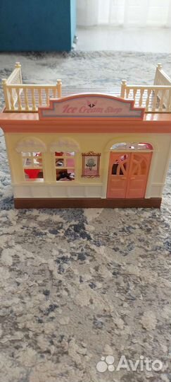 Домик с куклами