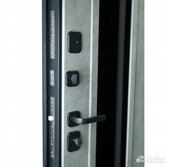 Входная дверь лофт