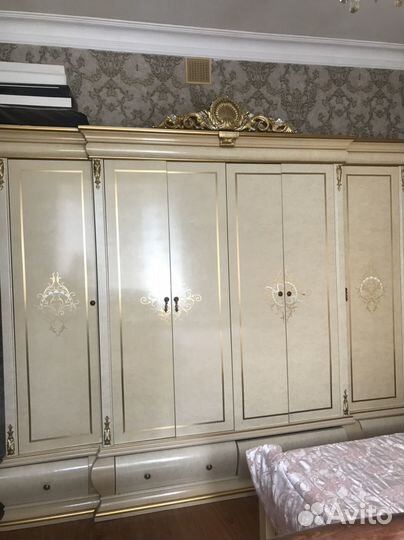 Спальный гарнитур