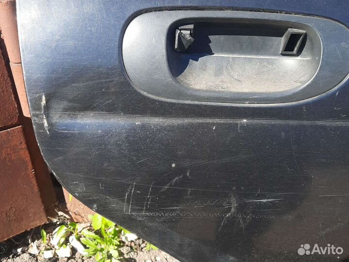 Mitsubishi Carisma дверь задняя правая хечбек