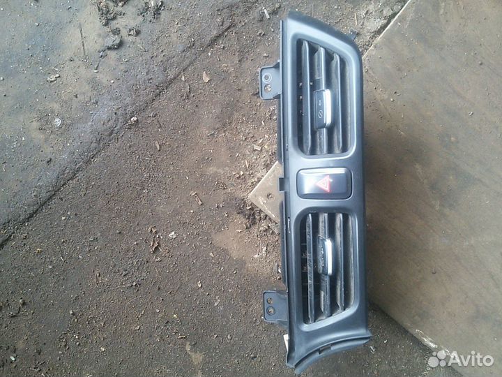 Дефлектор центральный Kia Rio 3 11-17