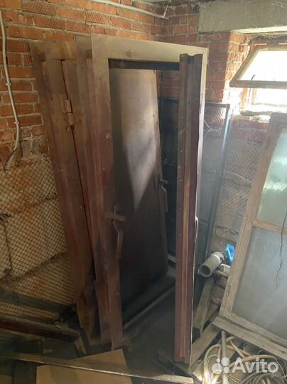 Дверь входная металлическая, сейфовая толстая