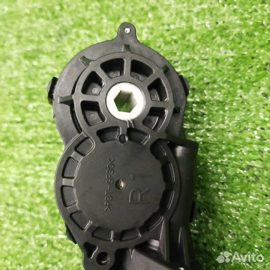 Моторчик регулировки сиденья Toyota Camry 2012