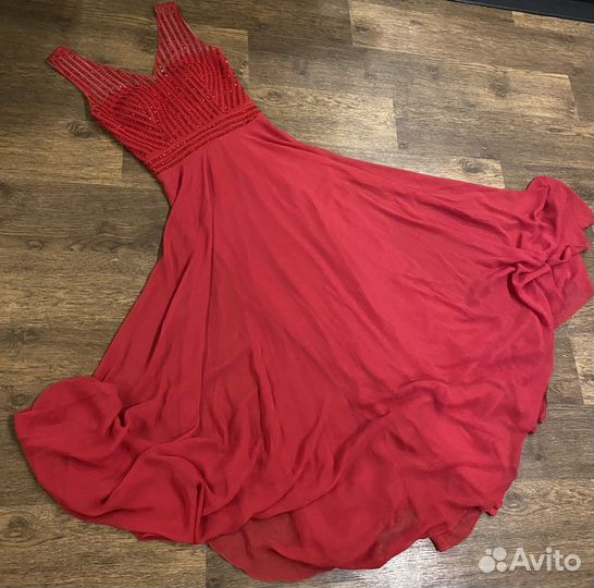 Эффектное женское платье (бренд)