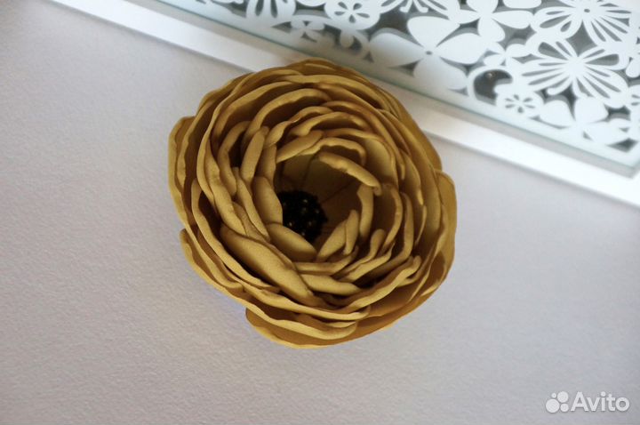 Брошь ручной работы из текстиля N 53/5