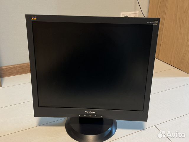 ЖК монитор 19