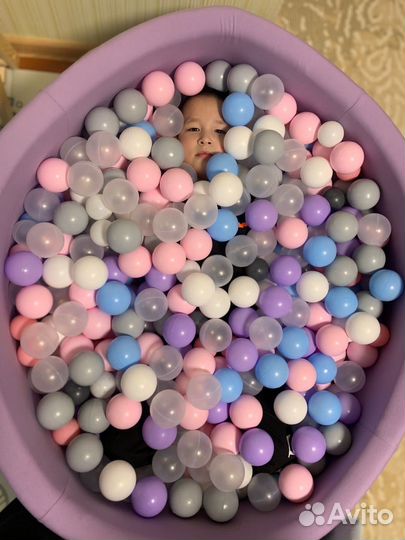 Сухой бассейн с шариками