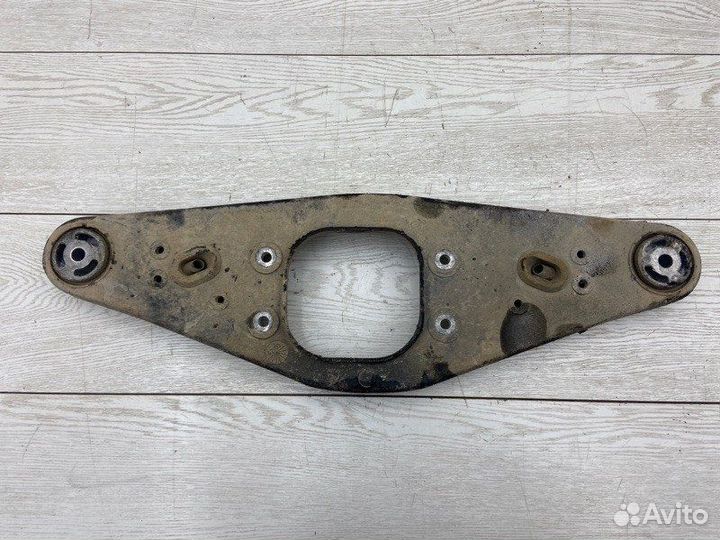 Кронштейн заднего редуктора задний Mercedes