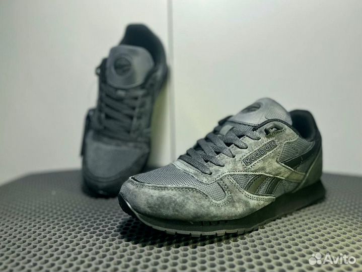 Кроссовки Reebok удобные