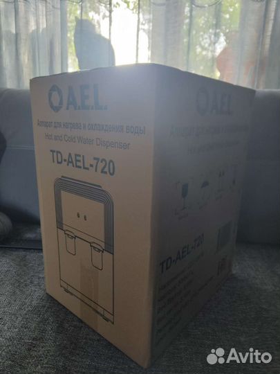 Кулер настольный (горячая и холодная)