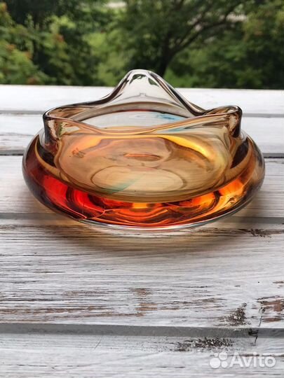 Пепельница цветное стекло