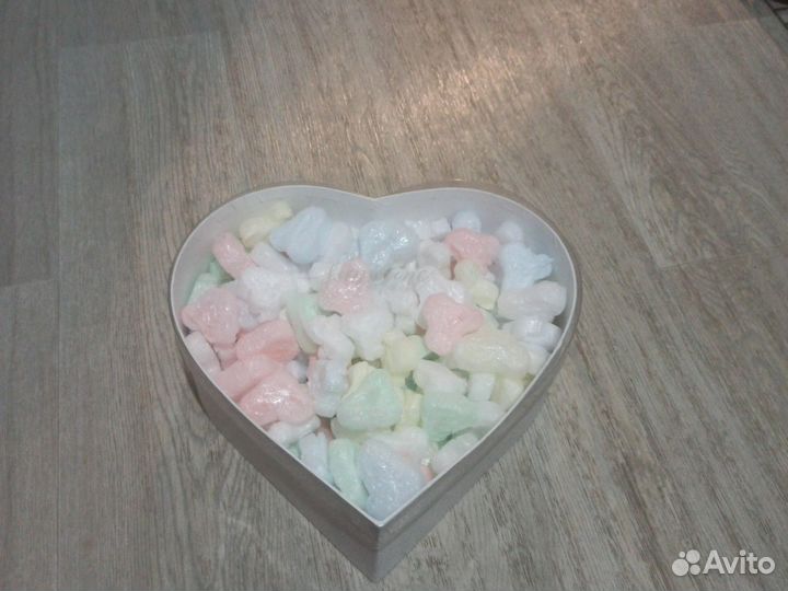 Коробка для подарка сердце с наполнителем