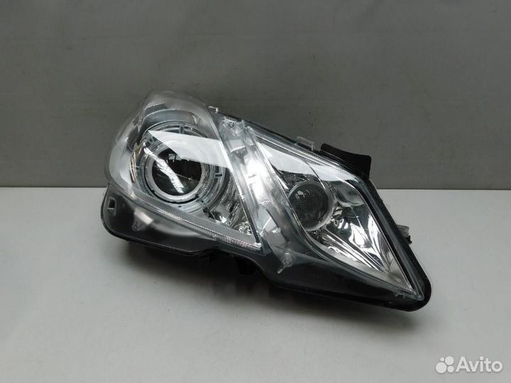Фара правая Mercedes-Benz E-Class