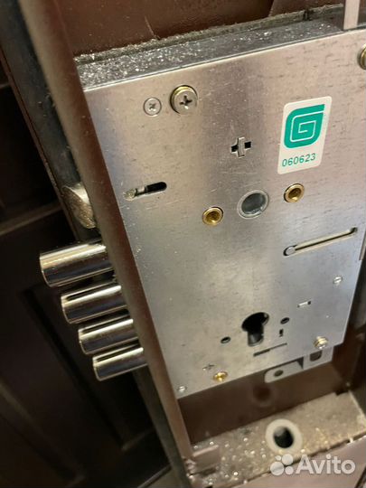 Вскрытие и ремонт замков дверей и автомобилей