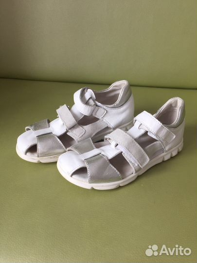 Сандалии на девочку 30