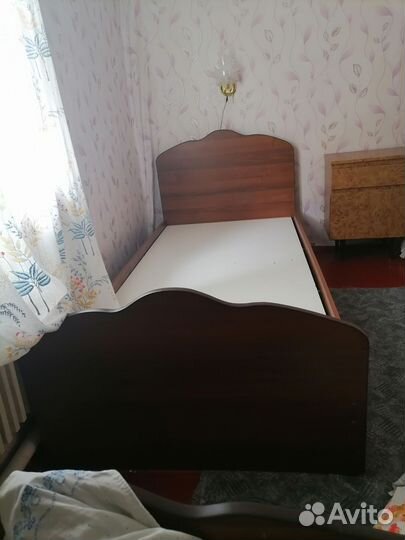 Кровать односпальная б/у