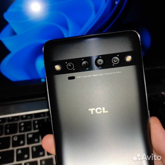 Tcl 10 pro