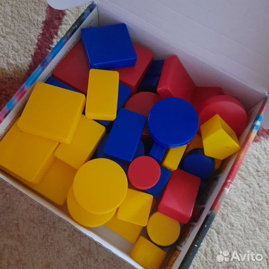 Кубики,логические блоки,пазлы,прищепки,лото