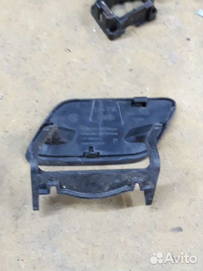 12-17 Ку5 Крышка форсунки омывателя фар Правая Q5