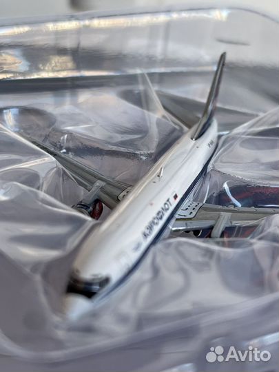 Модель самолета Boeing 737-400 Аэрофлот 1:400