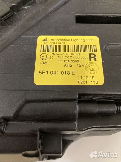 Светодиодная фара октавия правая 5E1941018E