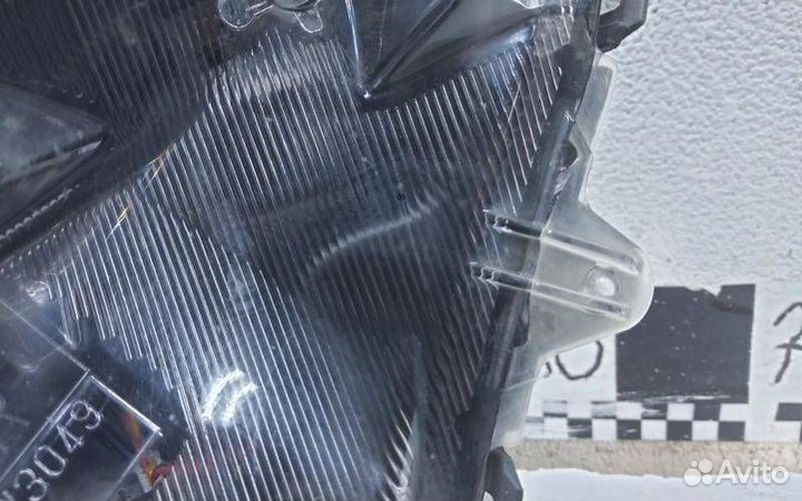 Фара правая Toyota RAV4