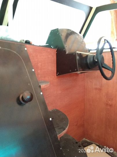 Катер на достройку