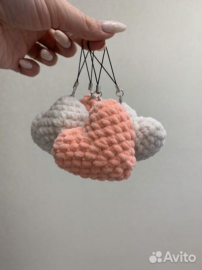 Брелки из плюшевой пряжи