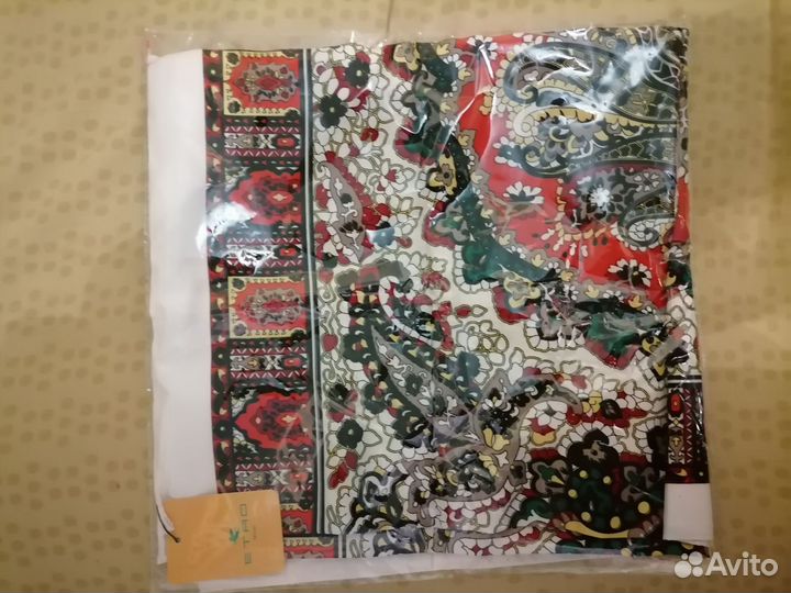 Шелковый платок новый