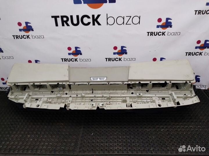 82857970 Консоль кабины верхняя Volvo FH