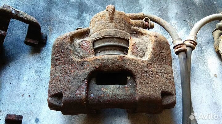 Суппорта передние Vectra C (левый+правый)