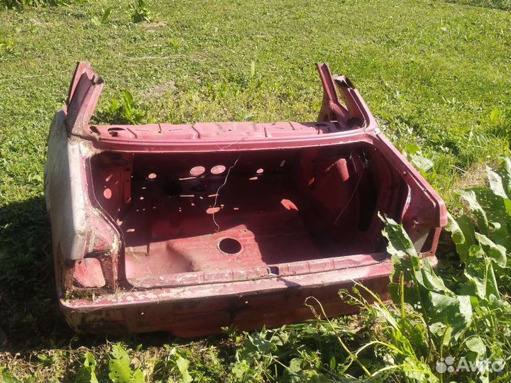 Задняя часть ауди 80