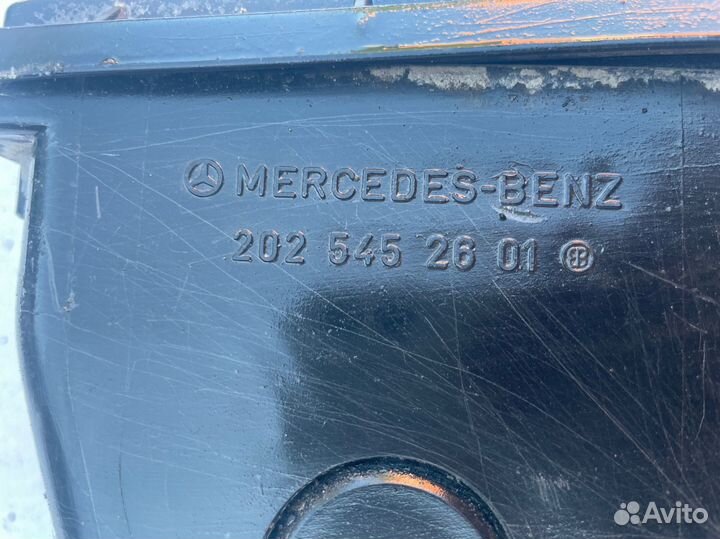Блок предохранителей Mercedes W202