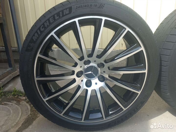 Michelin Pilot Sport 4 245/40 R19 и 275/35 R19 98Y