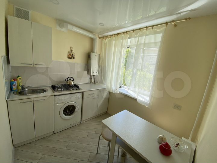 4-к. квартира, 60 м², 1/5 эт.