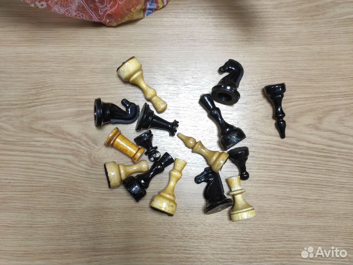 Шахматн. фигуры из дерева и пластика на добор