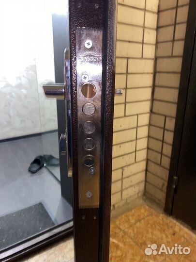 Вскрытие замков дверей(замена)вскрытие авто